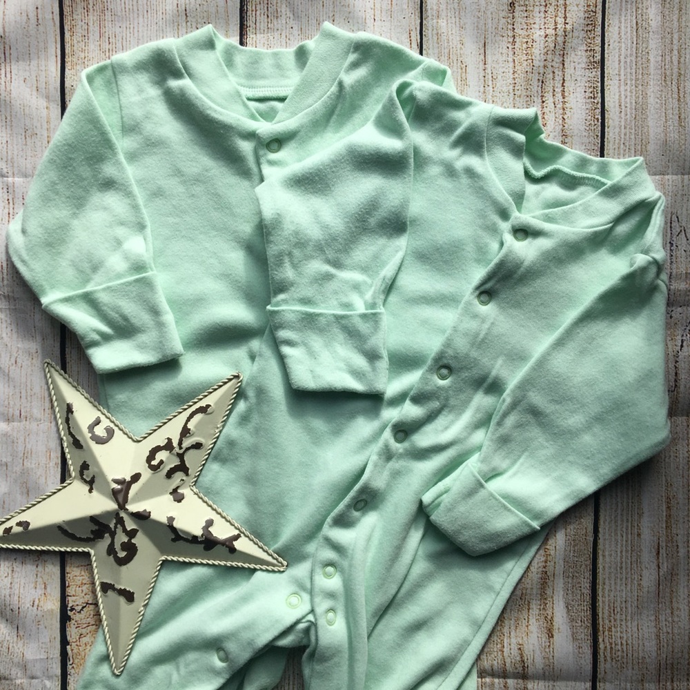 Bundle of 2 mint pjs size 3-6 months